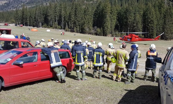 22.04.2017: Außervillgraten - Hubschrauberübung